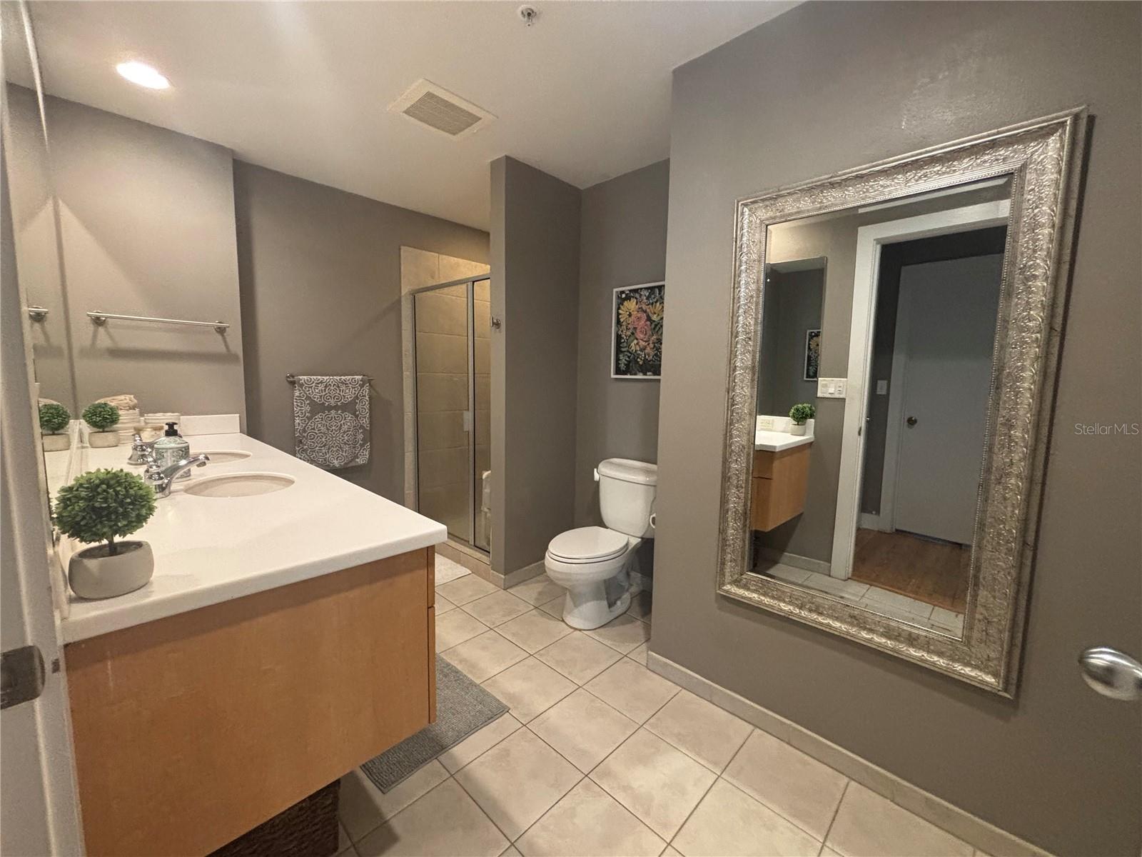 GRAND CENTRAL AT KENNEDY RESID - Residential