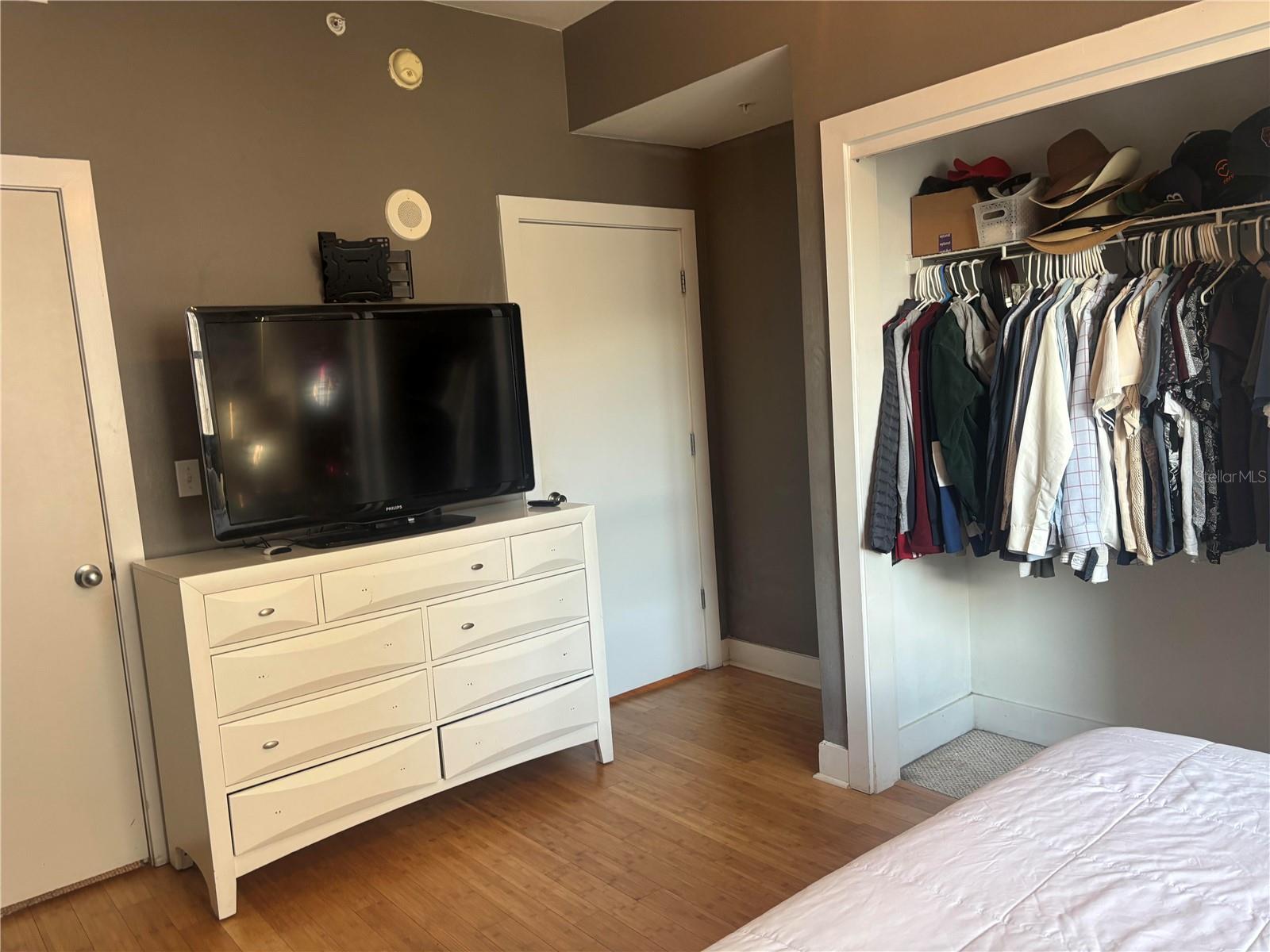 GRAND CENTRAL AT KENNEDY RESID - Residential