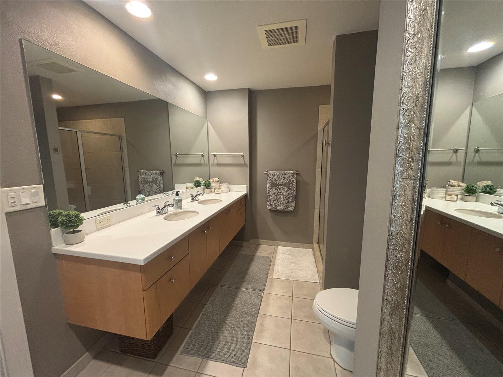 GRAND CENTRAL AT KENNEDY RESID - Residential