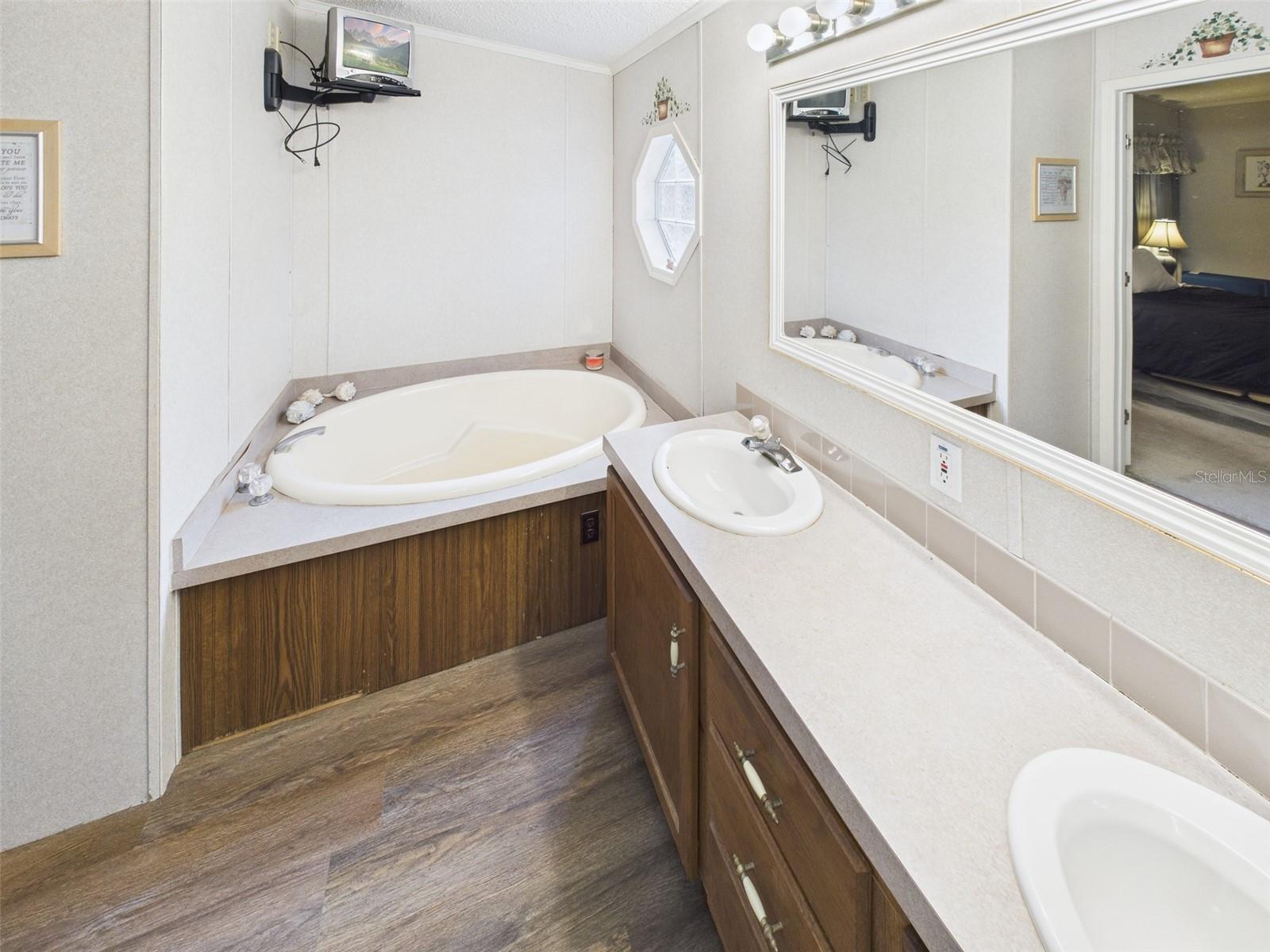 FOREST LAKES PARK BIG STEEP LAKE - Residential