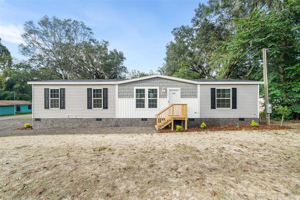 Photo of 5239 SW 67th Street, Gainesville, FL 32608 (MLS # GC543859)