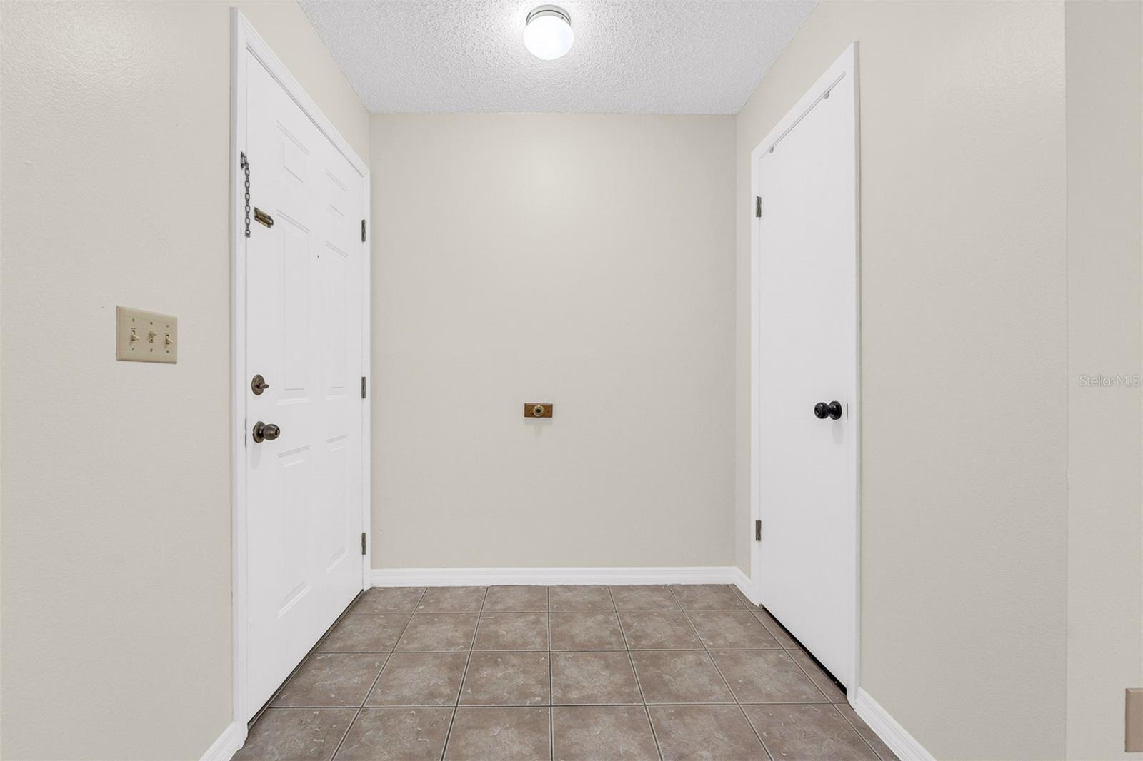 ALTALOMA HEIGHTS - Residential Lease