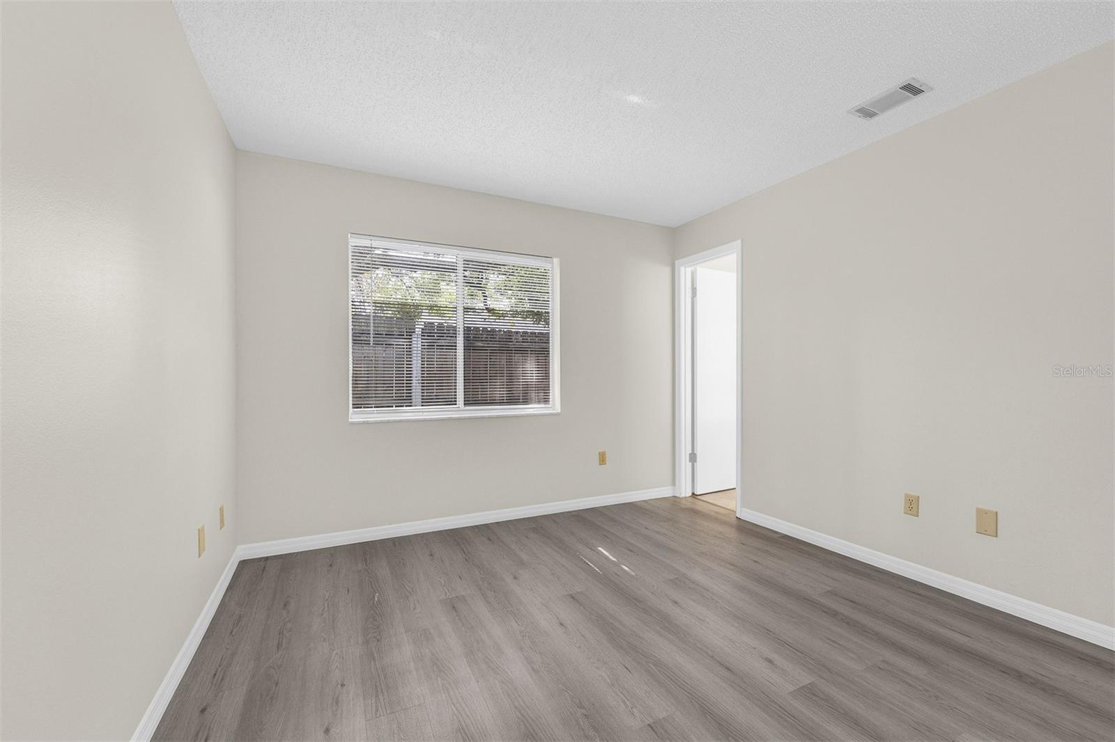 ALTALOMA HEIGHTS - Residential Lease