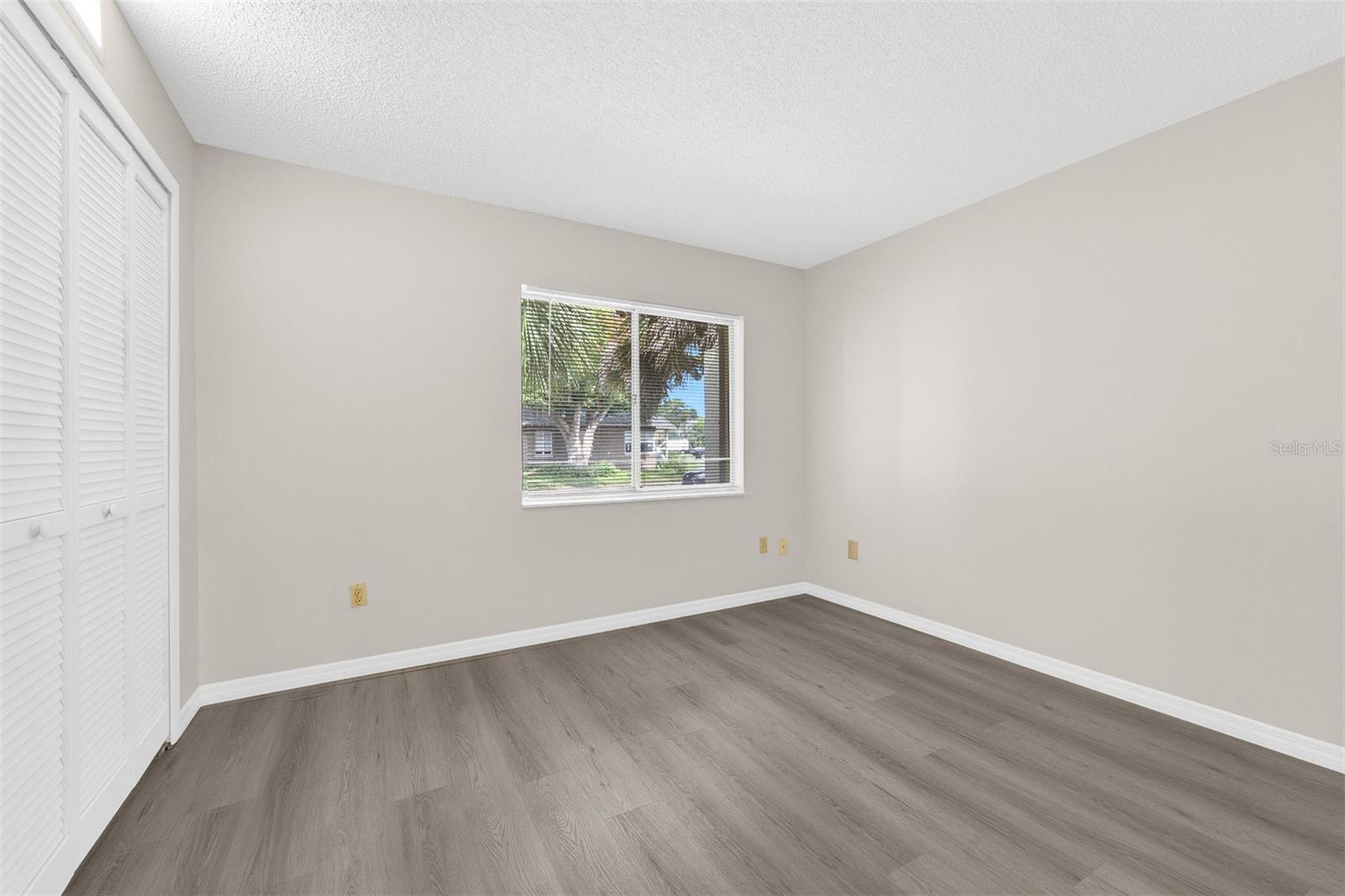 ALTALOMA HEIGHTS - Residential Lease