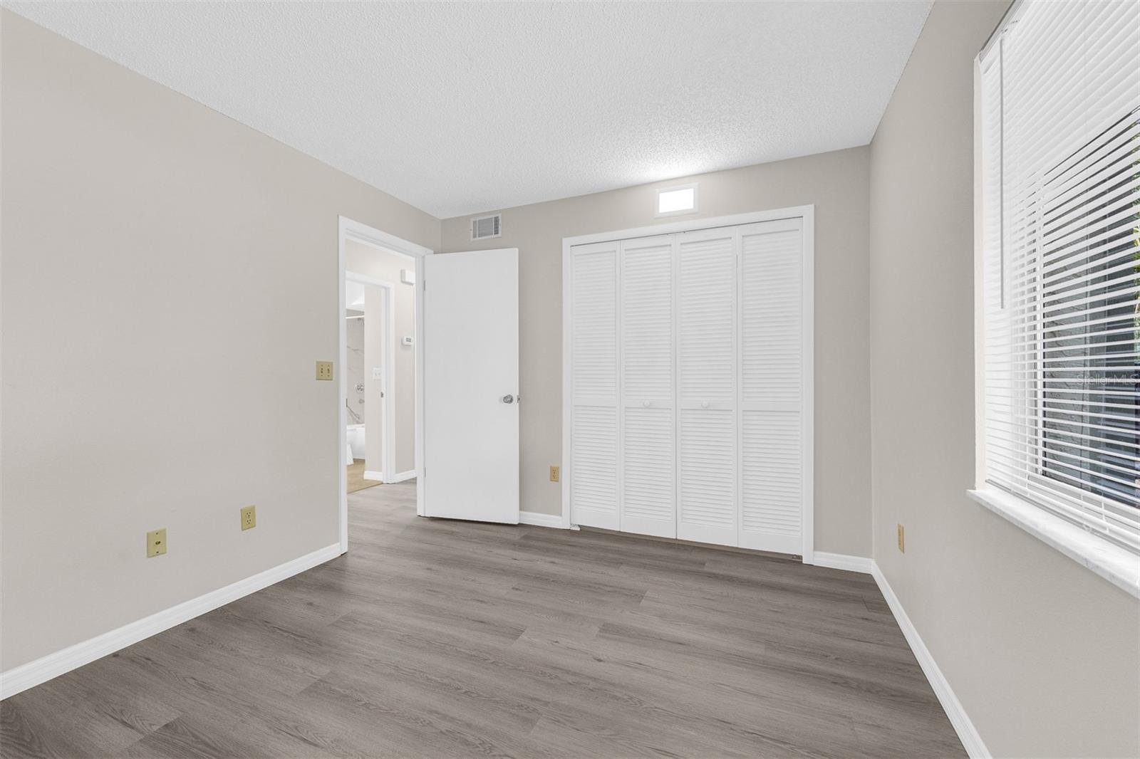 ALTALOMA HEIGHTS - Residential Lease