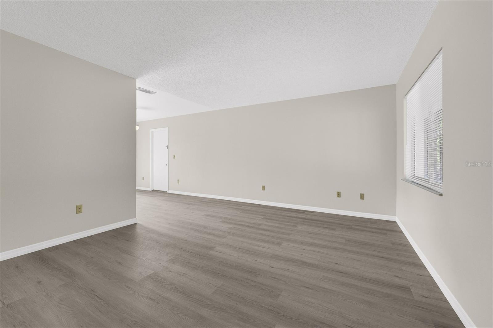 ALTALOMA HEIGHTS - Residential Lease