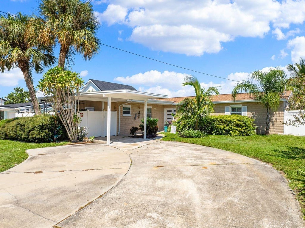 Photo of 10713 Dalton Avenue, Tampa, FL 33615 (MLS # TB8553331)