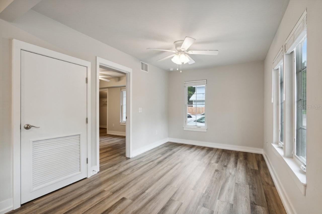 302 NW 7TH TERRACE