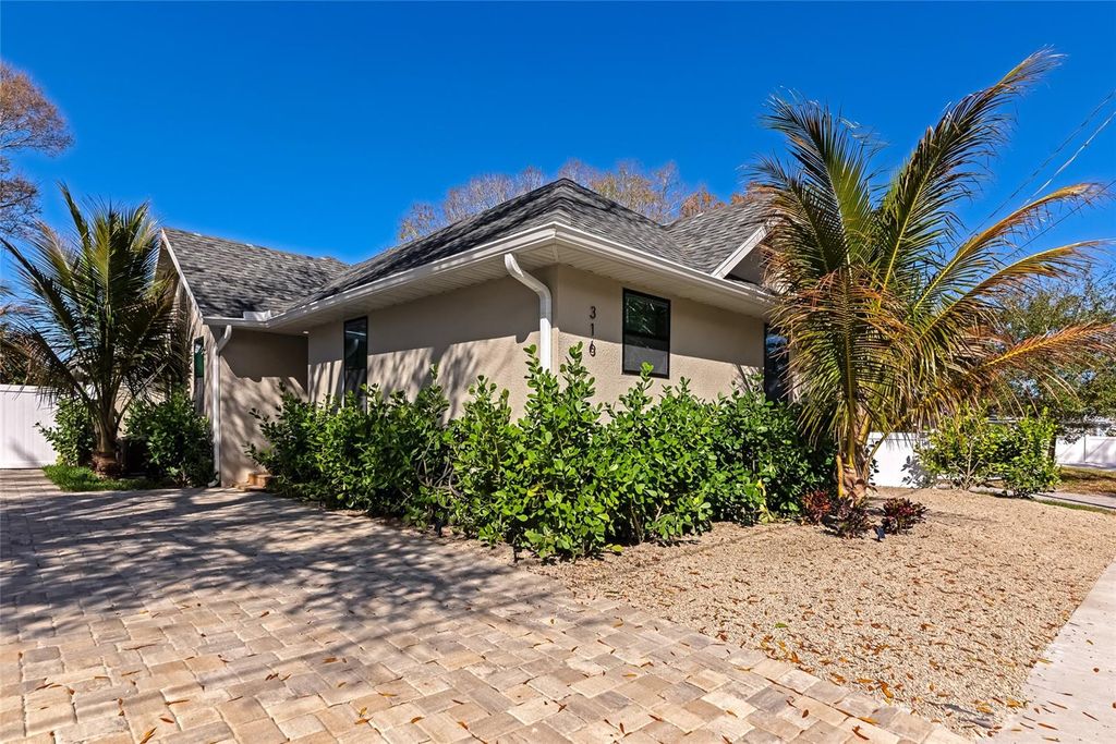 Photo of 316 27th Street W, Bradenton, FL 34205 (MLS # A4683337)