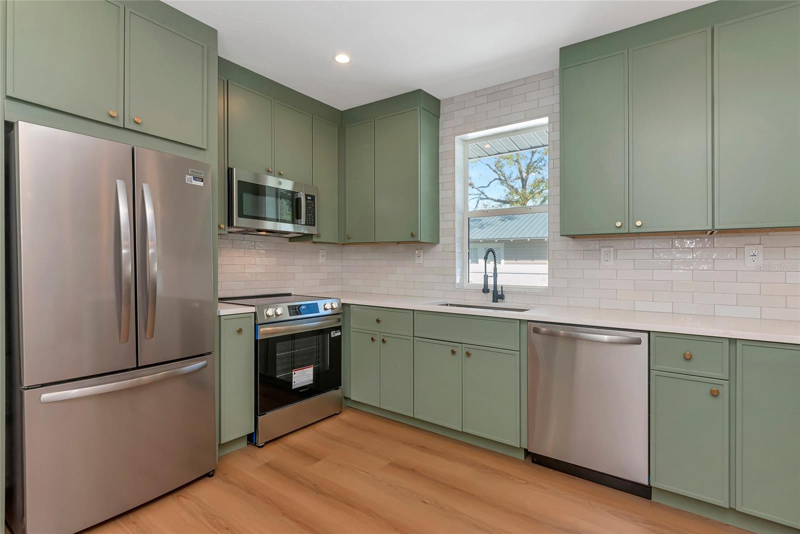 RIVERVIEW CONTINUED - Residential