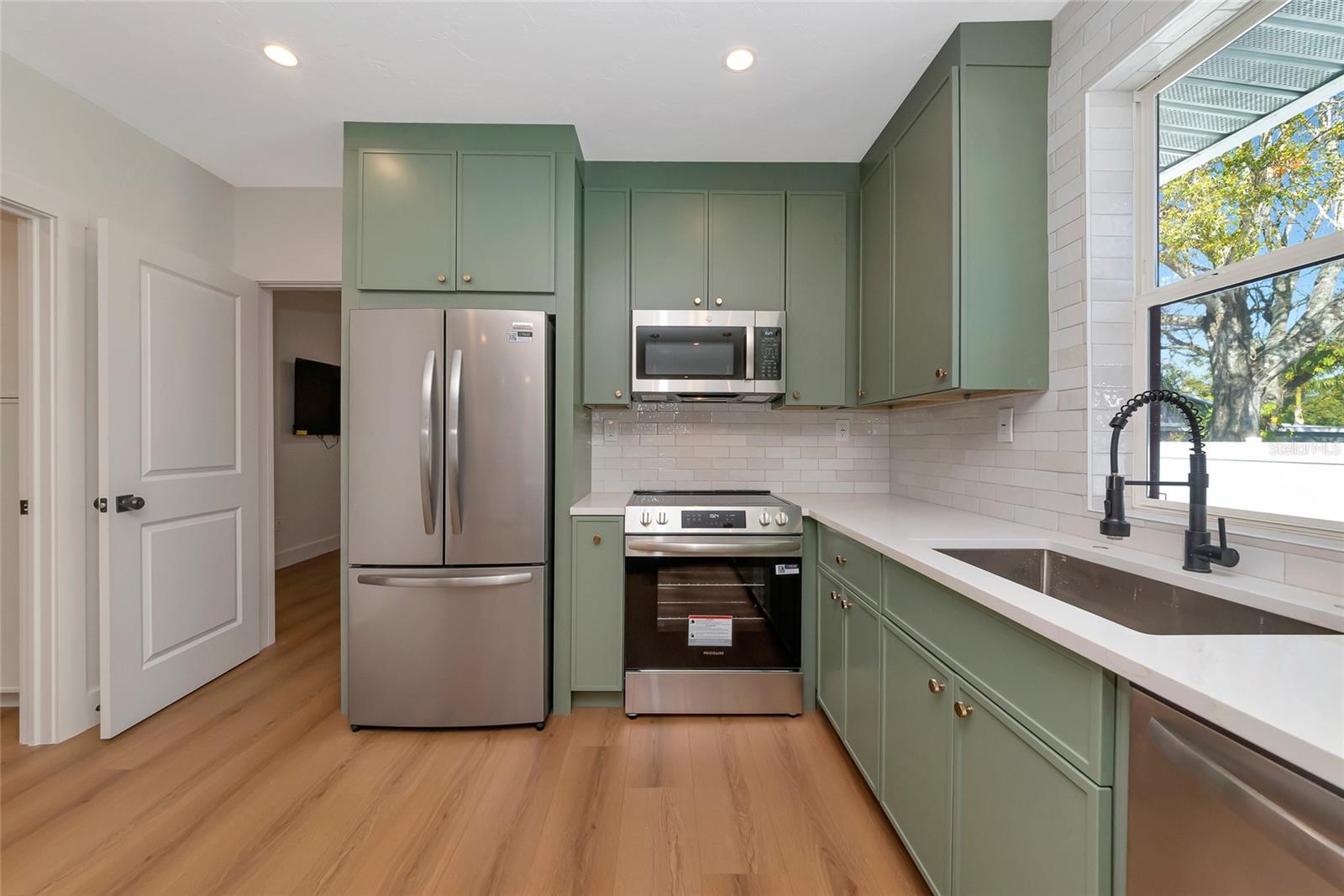 RIVERVIEW CONTINUED - Residential