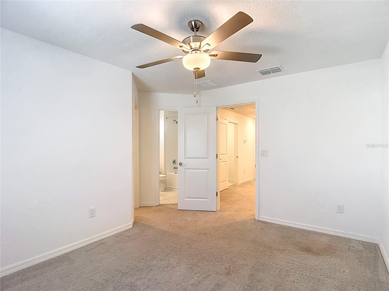 TOWNES/LK THOMAS PH 1 - Residential Lease