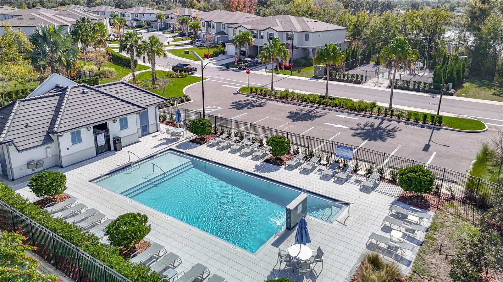 TOWNES/LK THOMAS PH 1 - Residential Lease