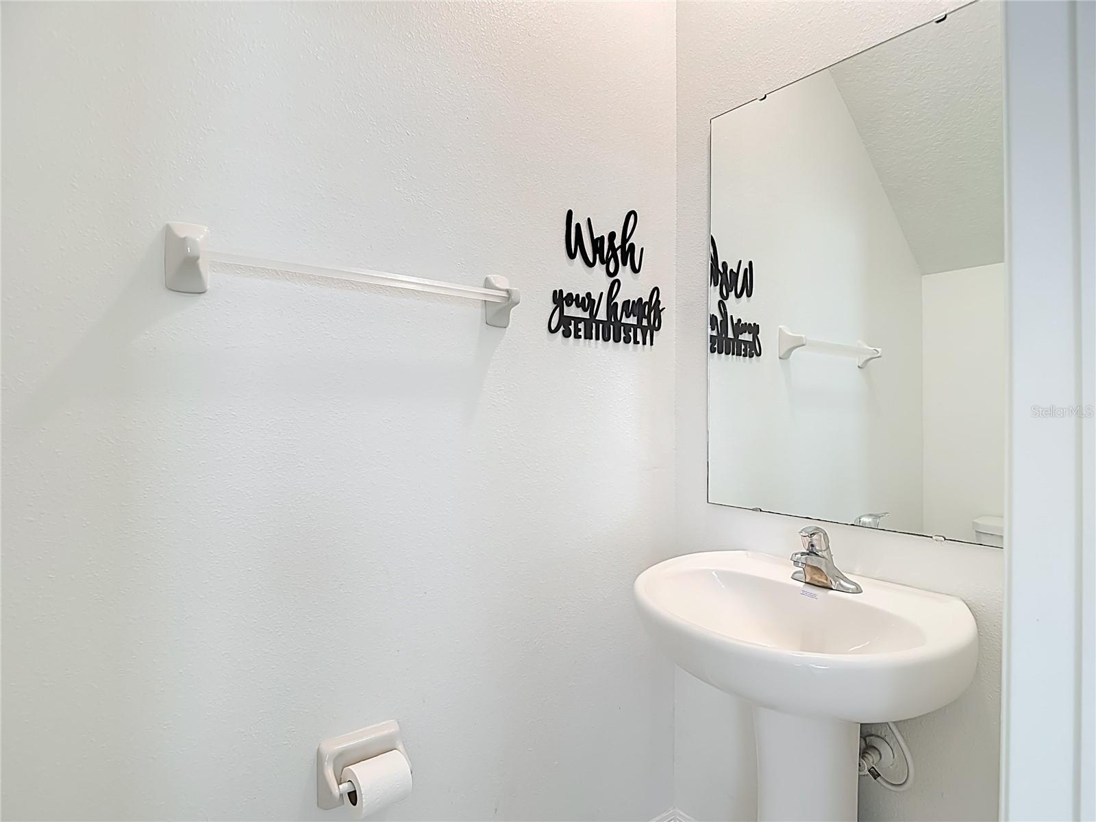 TOWNES/LK THOMAS PH 1 - Residential Lease