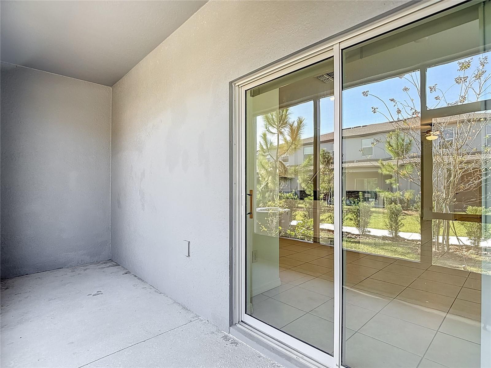 TOWNES/LK THOMAS PH 1 - Residential Lease