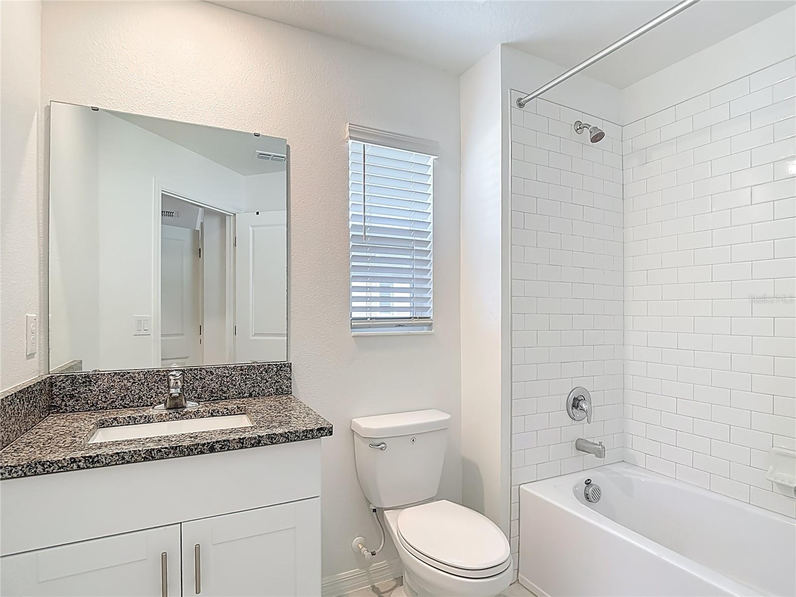 TOWNES/LK THOMAS PH 1 - Residential Lease