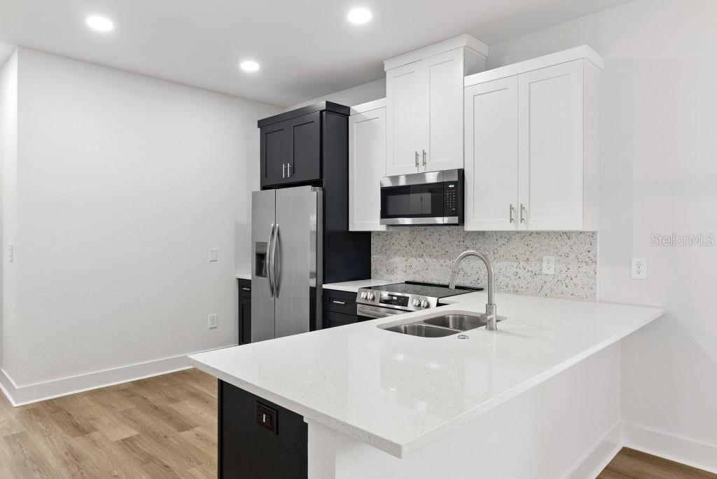 LINCOLN PARK SOUTH - Residential