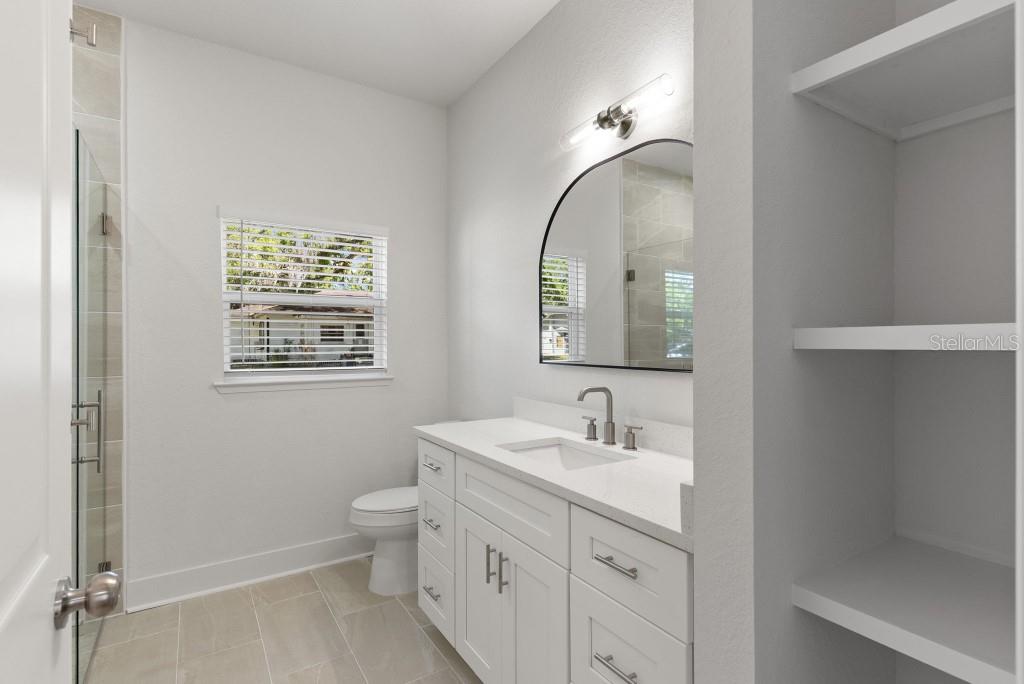 LINCOLN PARK SOUTH - Residential