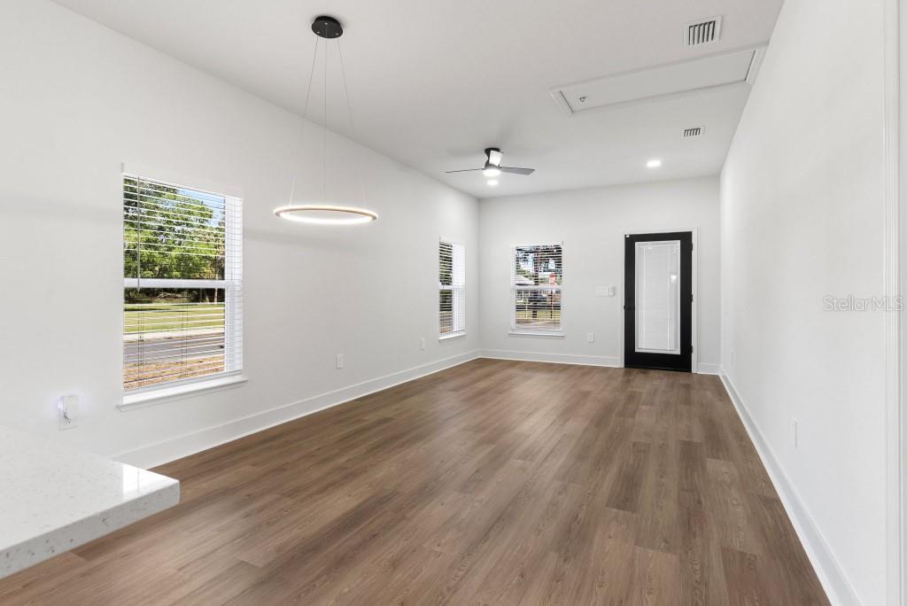 LINCOLN PARK SOUTH - Residential