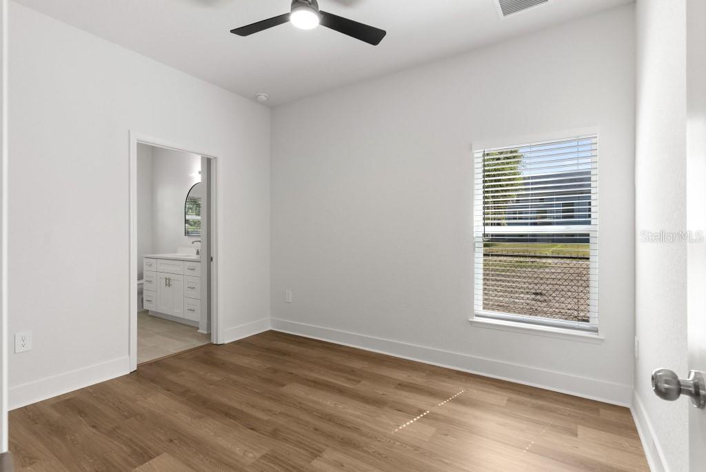 LINCOLN PARK SOUTH - Residential