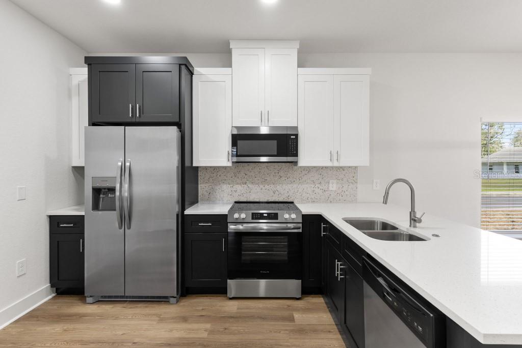 LINCOLN PARK SOUTH - Residential