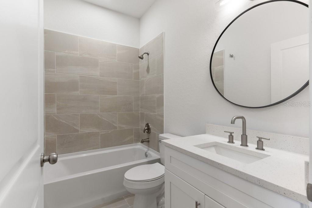 LINCOLN PARK SOUTH - Residential