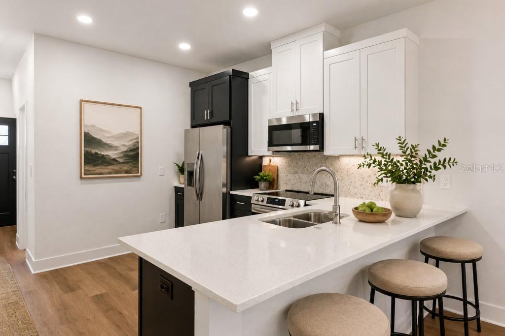 LINCOLN PARK SOUTH - Residential