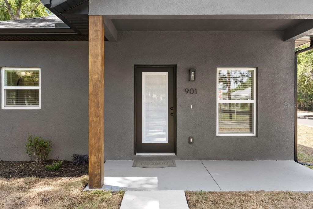 Photo of 901 E Warren Street, Plant City, FL 33563 (MLS # TB8504792)