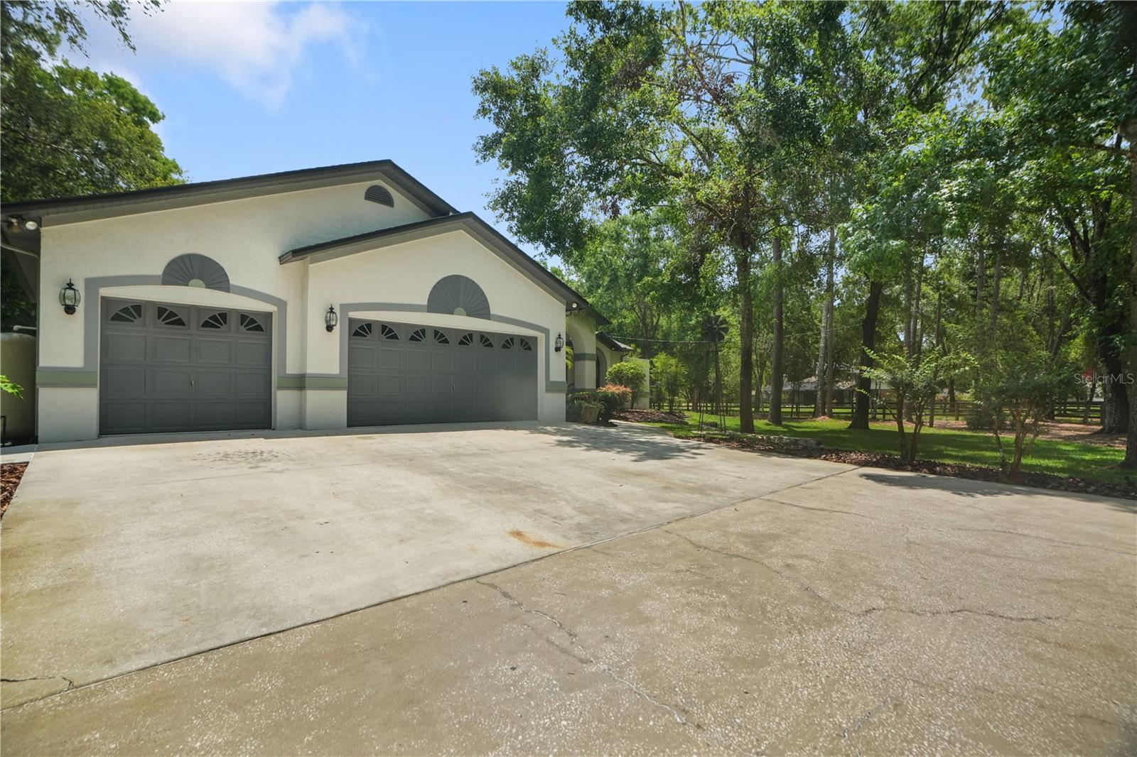 8518 QUAIL HOLLOW BOULEVARD