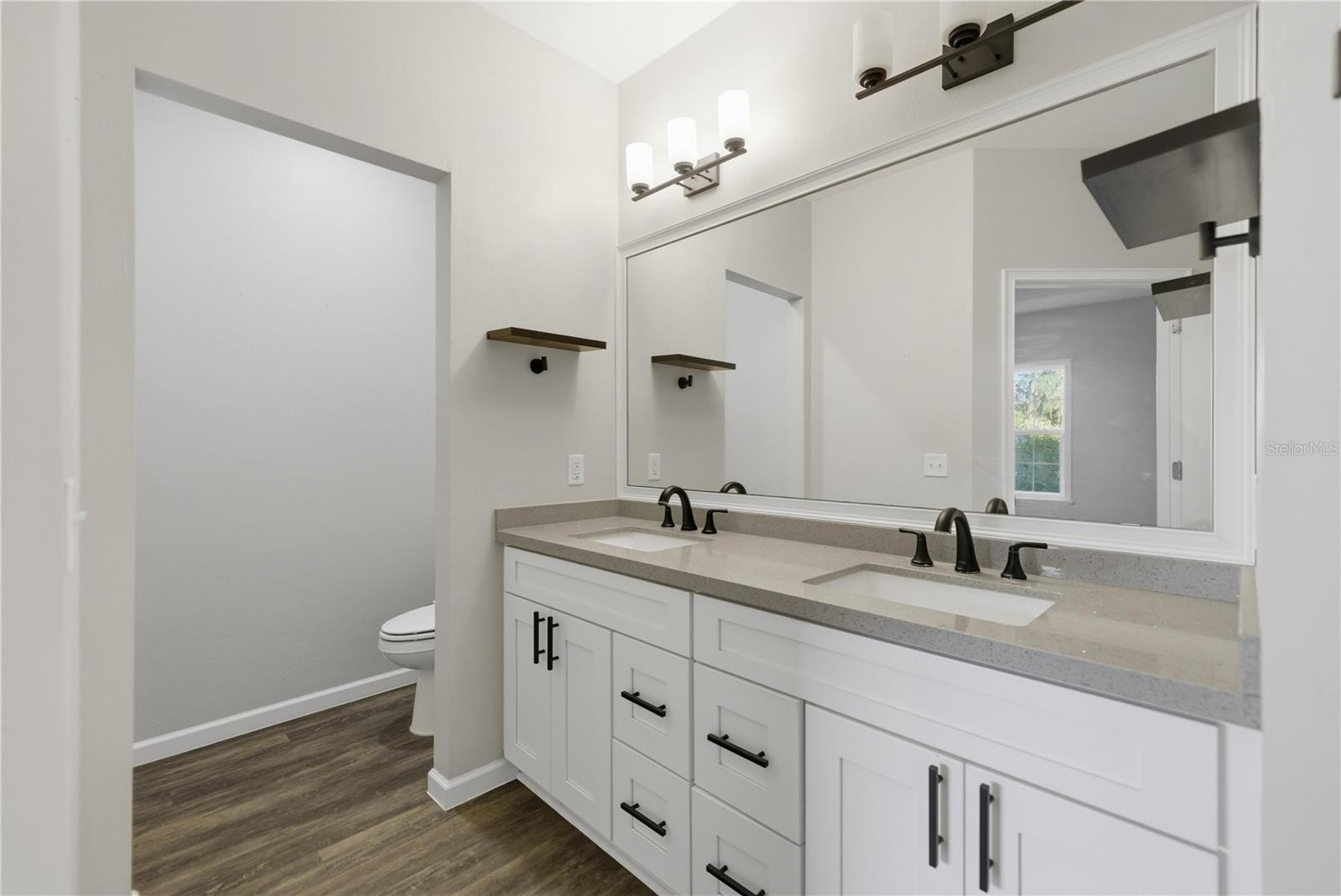 SOUTH POINTE PH 1 UNIT 5-B - Residential