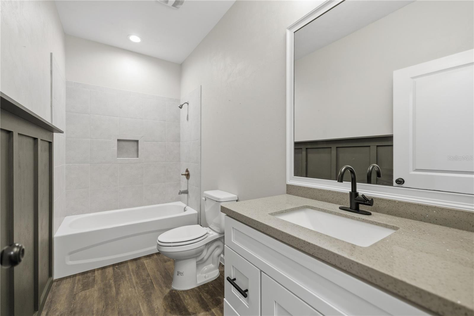 SOUTH POINTE PH 1 UNIT 5-B - Residential