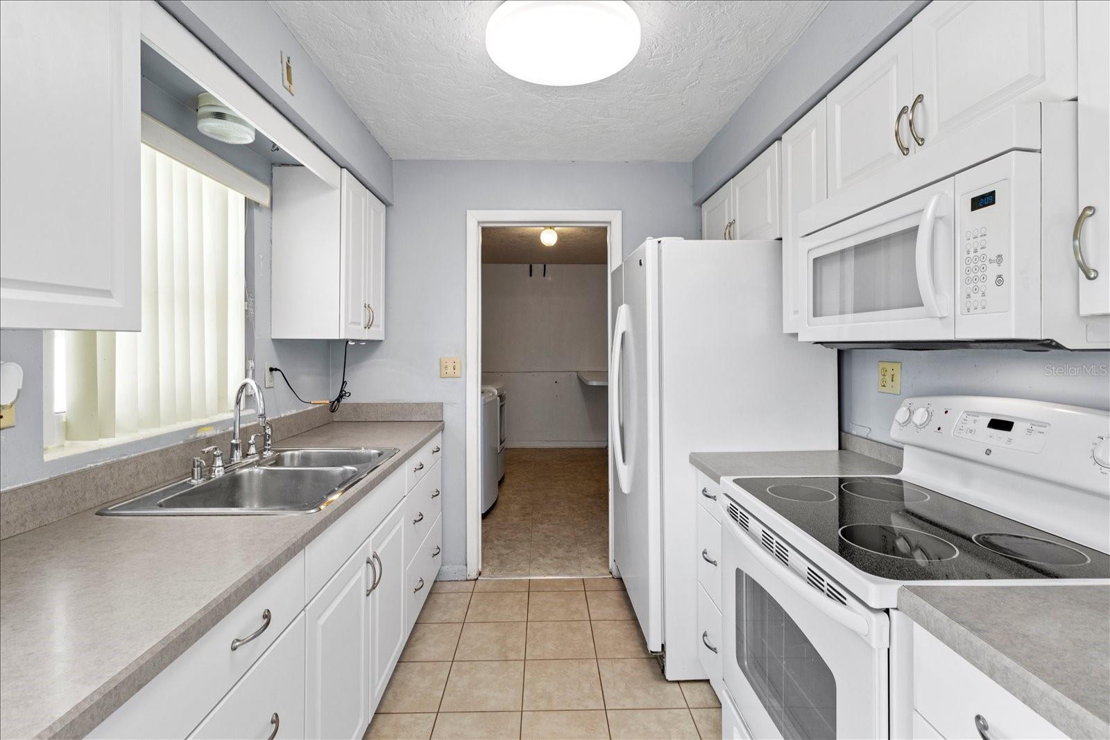 BEVERLY HILLS UNIT 06 - Residential