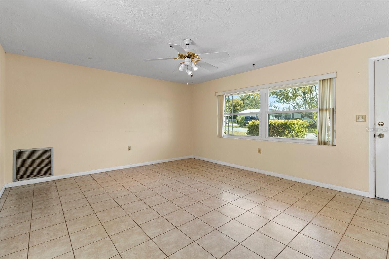 BEVERLY HILLS UNIT 06 - Residential