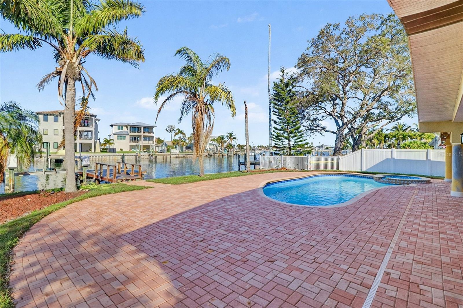 LONE PALM BEACH 3RD ADD - Residential