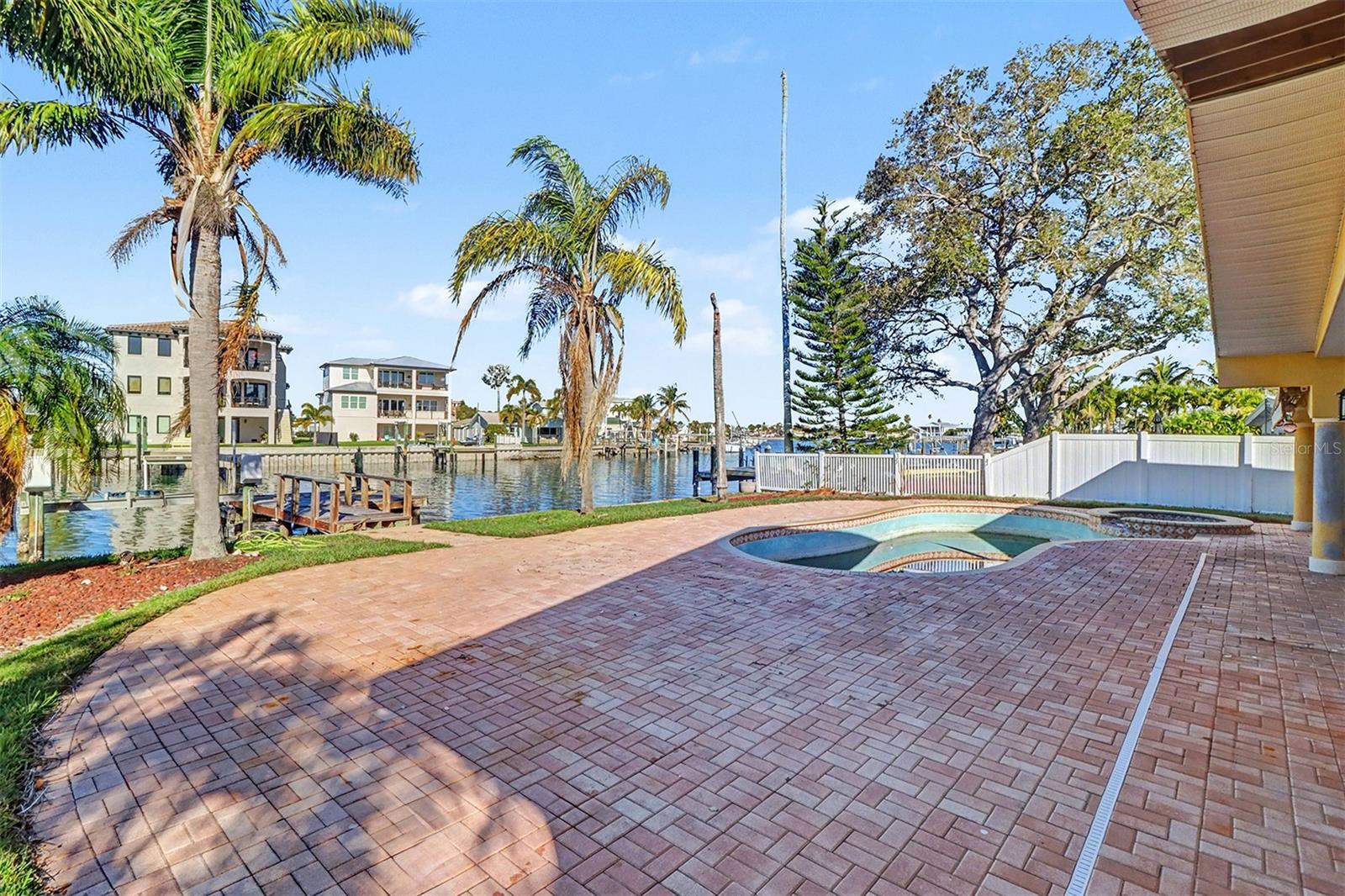 LONE PALM BEACH 3RD ADD - Residential