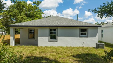 A home in DAVENPORT