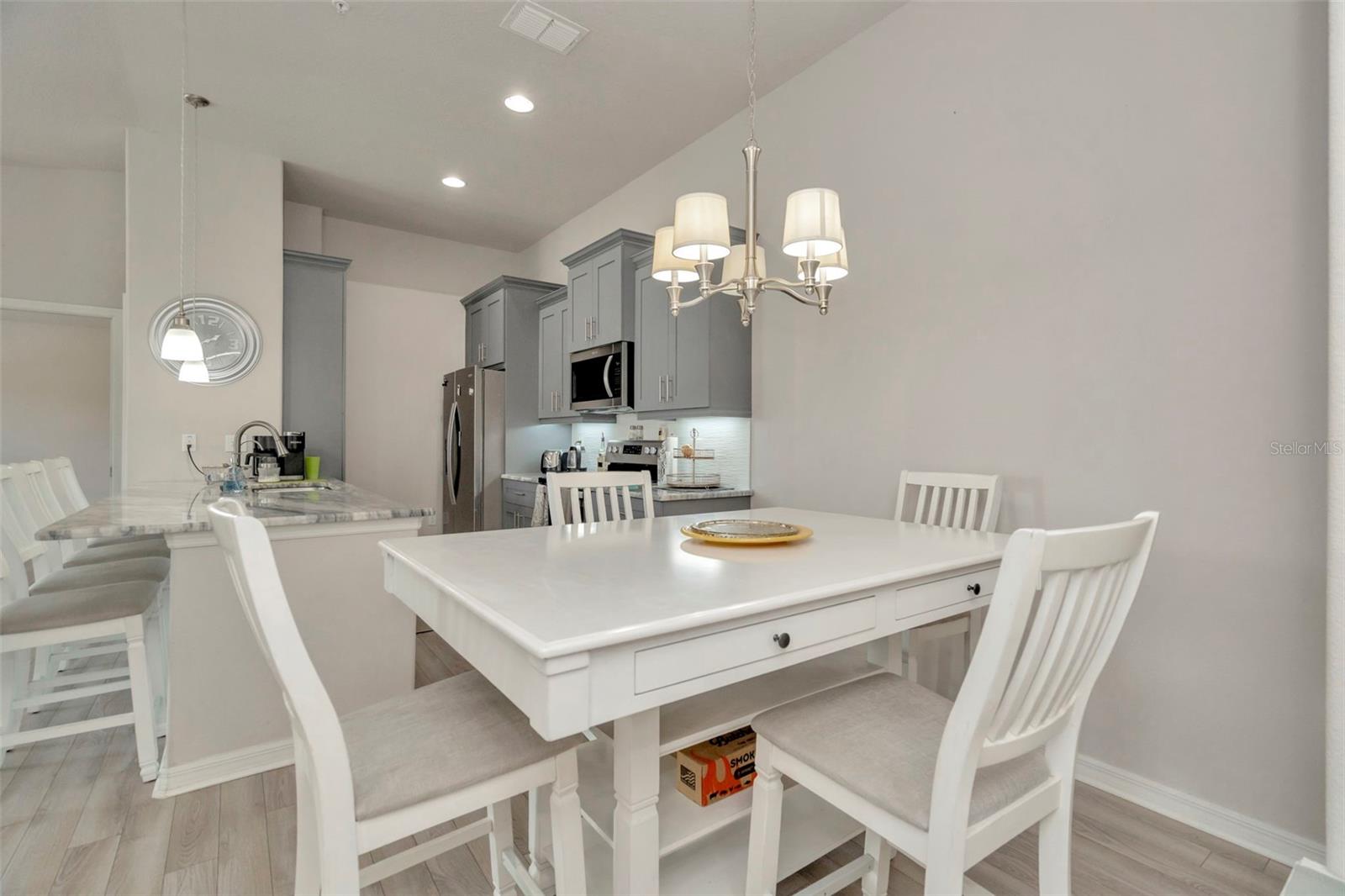 REGENCY PALMS CONDOS BLDG 6 - Residential Lease