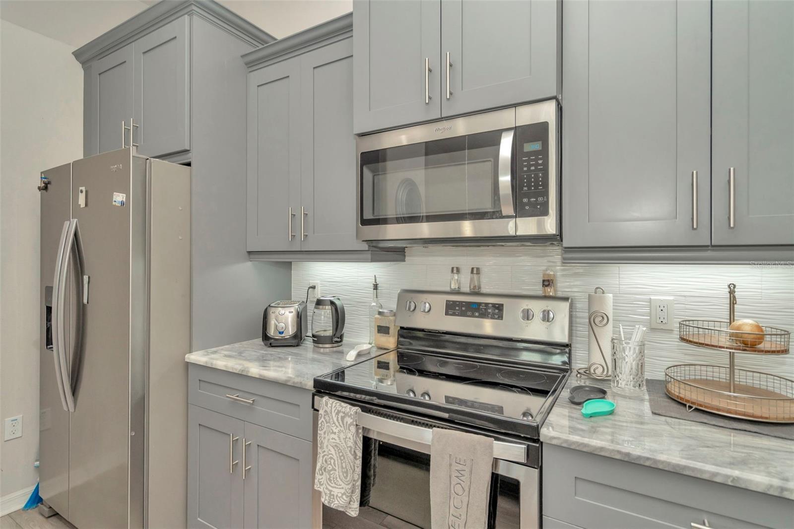 REGENCY PALMS CONDOS BLDG 6 - Residential Lease