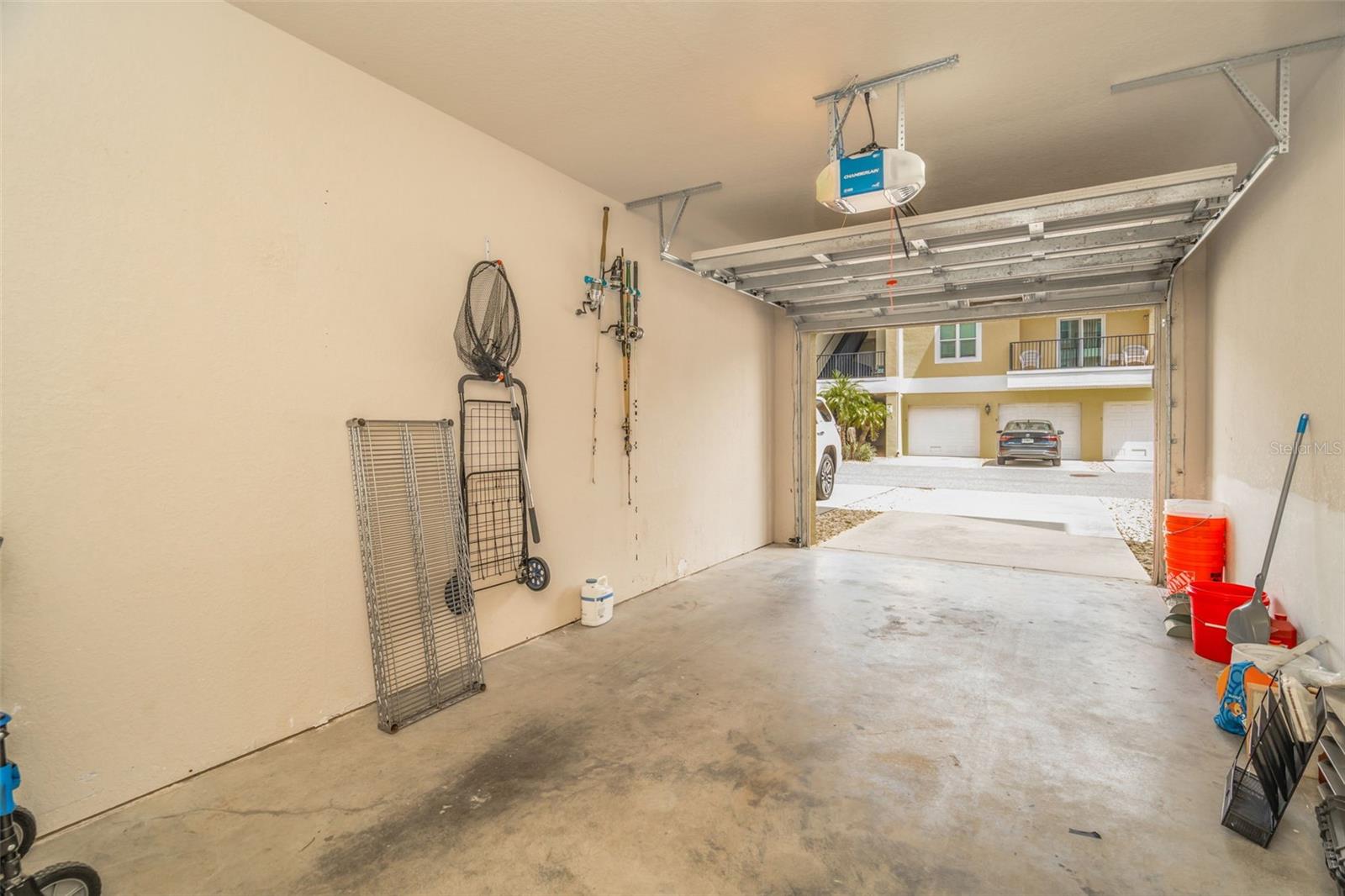 REGENCY PALMS CONDOS BLDG 6 - Residential Lease