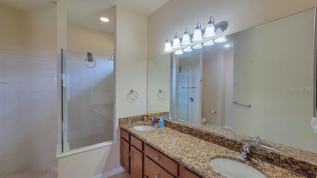 HIDDEN LAKES - Residential Lease