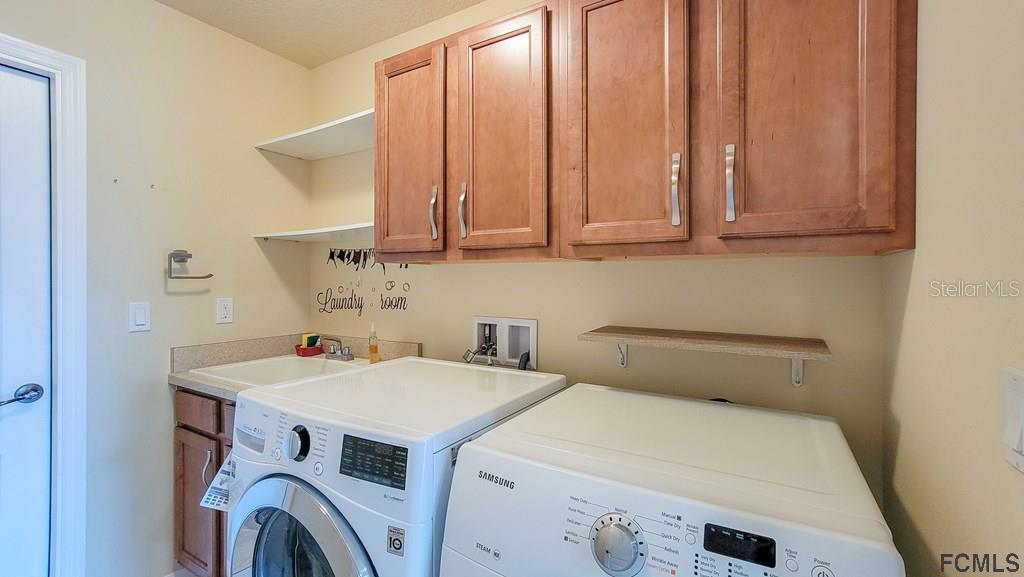 HIDDEN LAKES - Residential Lease