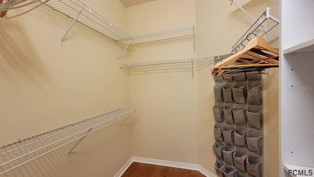 HIDDEN LAKES - Residential Lease