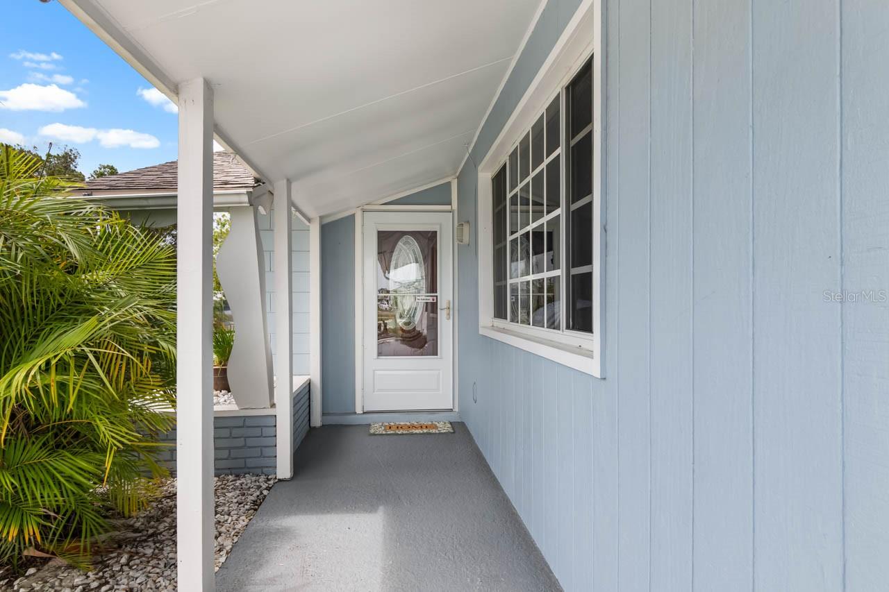 1205 DESERT HILLS DRIVE