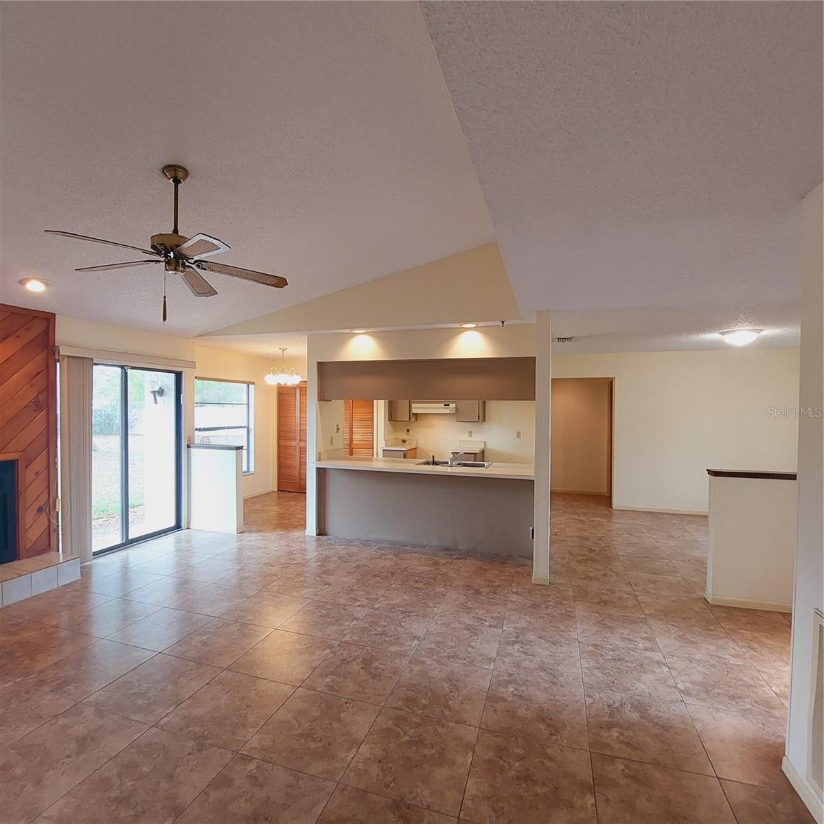 COUNTRY AIRE PH ONE - Residential