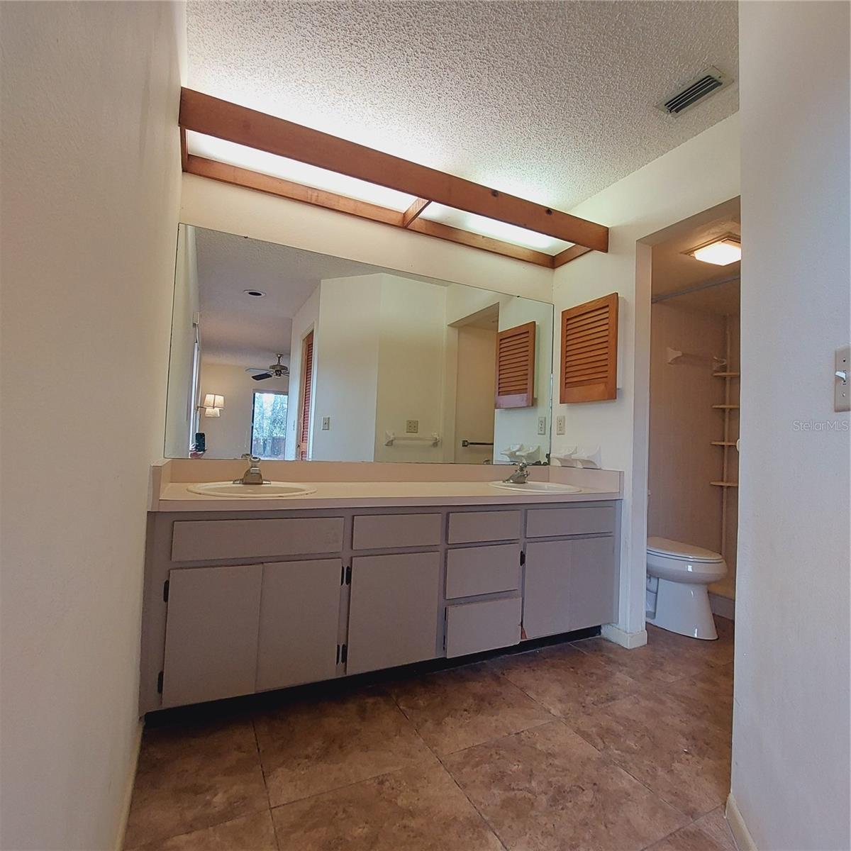 COUNTRY AIRE PH ONE - Residential