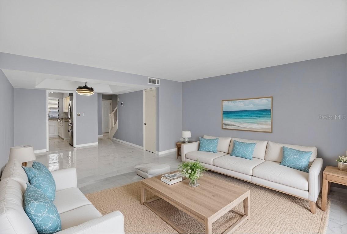 THE GREENS OF TOWNN COUNTRY - Residential