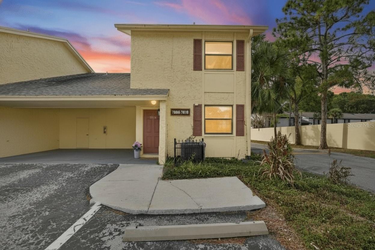 THE GREENS OF TOWNN COUNTRY - Residential