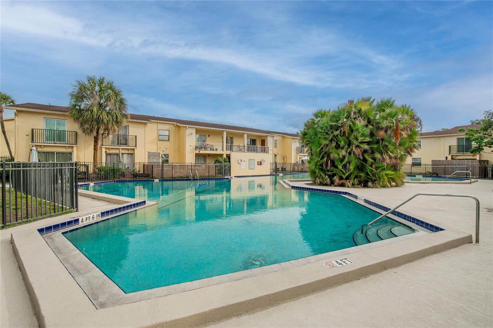 THE GREENS OF TOWNN COUNTRY - Residential