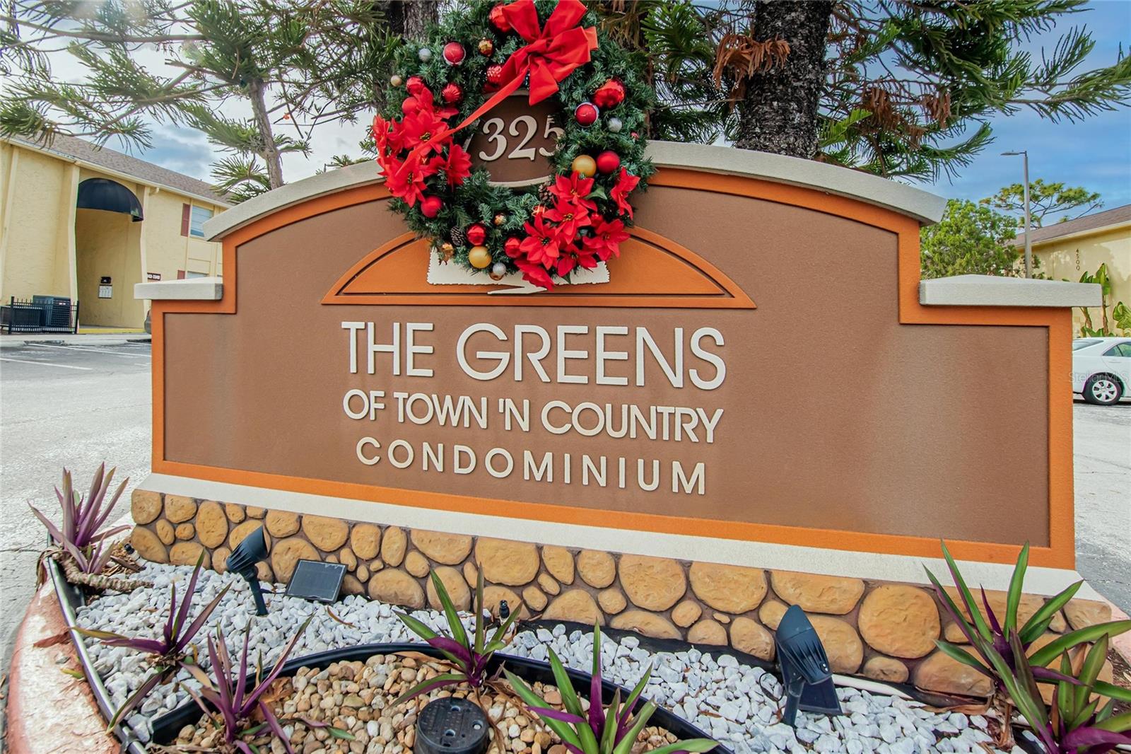 THE GREENS OF TOWNN COUNTRY - Residential