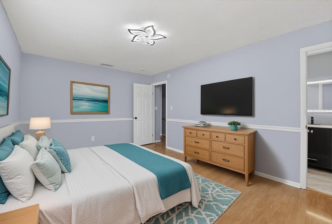 THE GREENS OF TOWNN COUNTRY - Residential